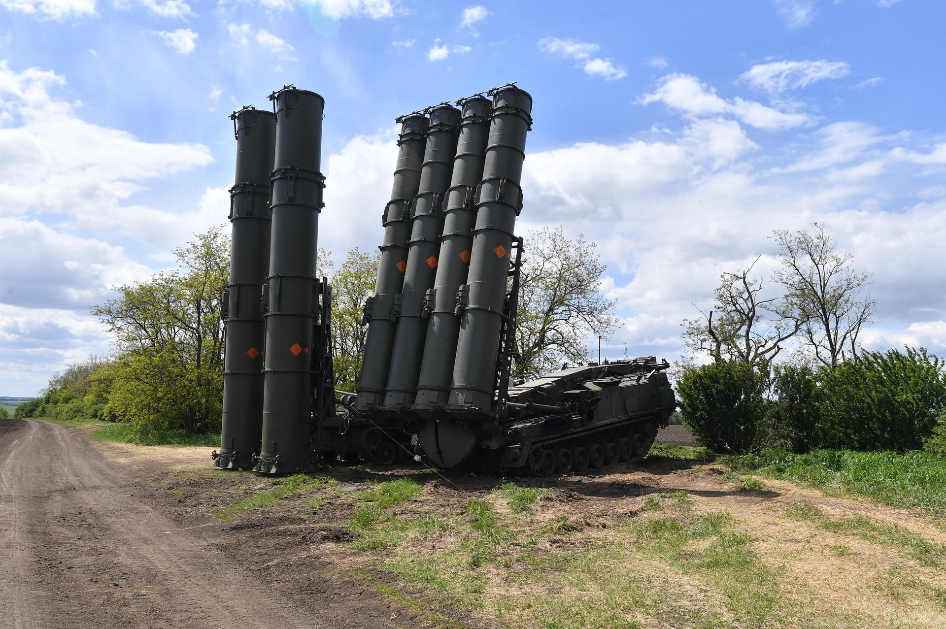 Russia's S-300 missile system is seen working in the Kharkov direction. File photo Russia's S-300 missile system is seen working in the Kharkov direction. File photo - Sputnik International, 1920, 28.03.2024