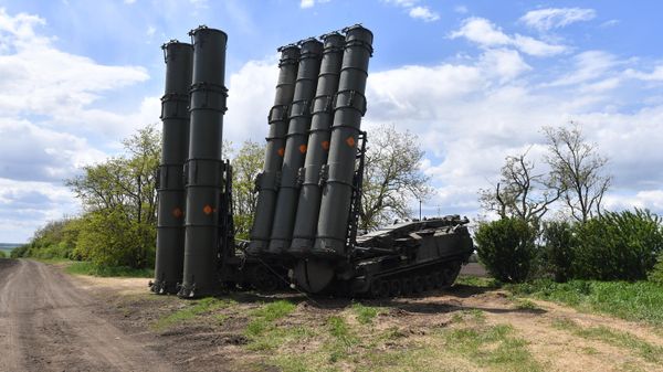 Russia's S-300 missile system is seen working in the Kharkov direction. File photo  - Sputnik International