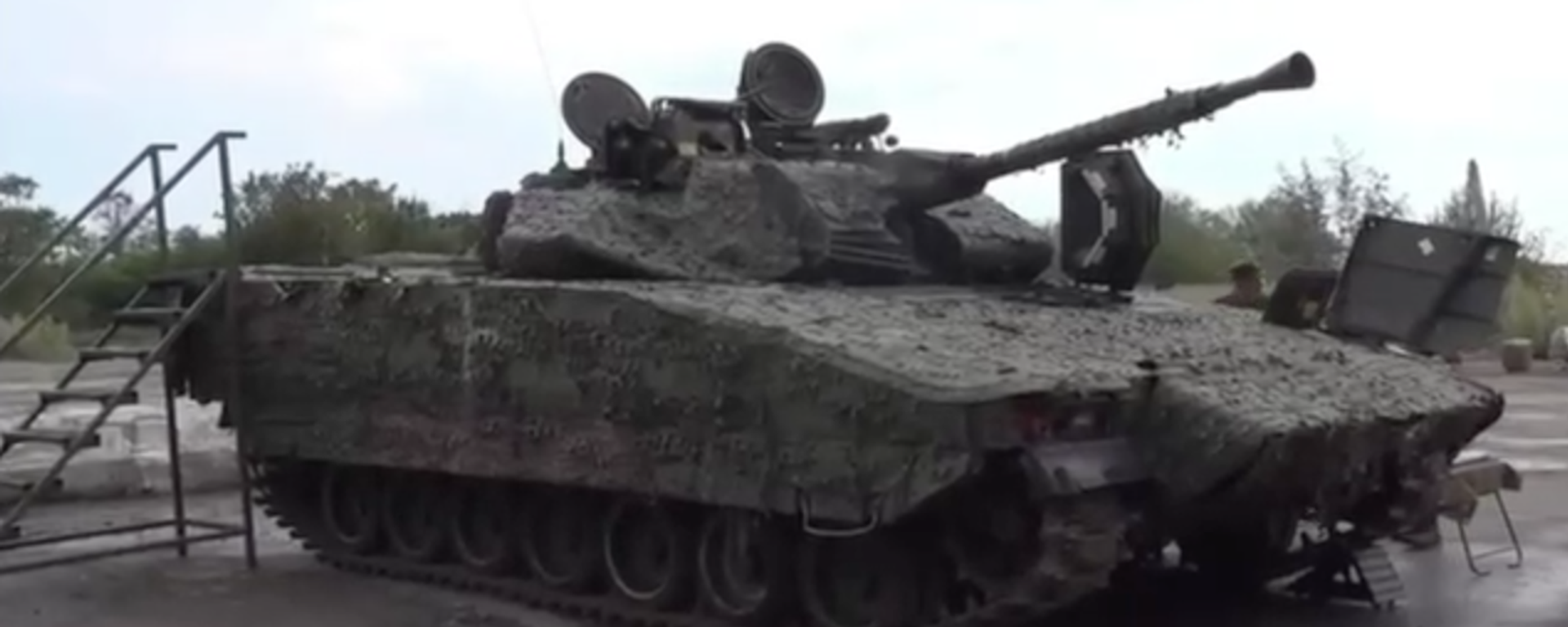 The captured Swedish CV-90 infantry fighting vehicle was shown to Russian Defense Minister Sergey Shoigu during an inspection of the command post of the Tsentr Group of Forces in the zone of the special military op  - Sputnik International, 1920, 04.08.2023