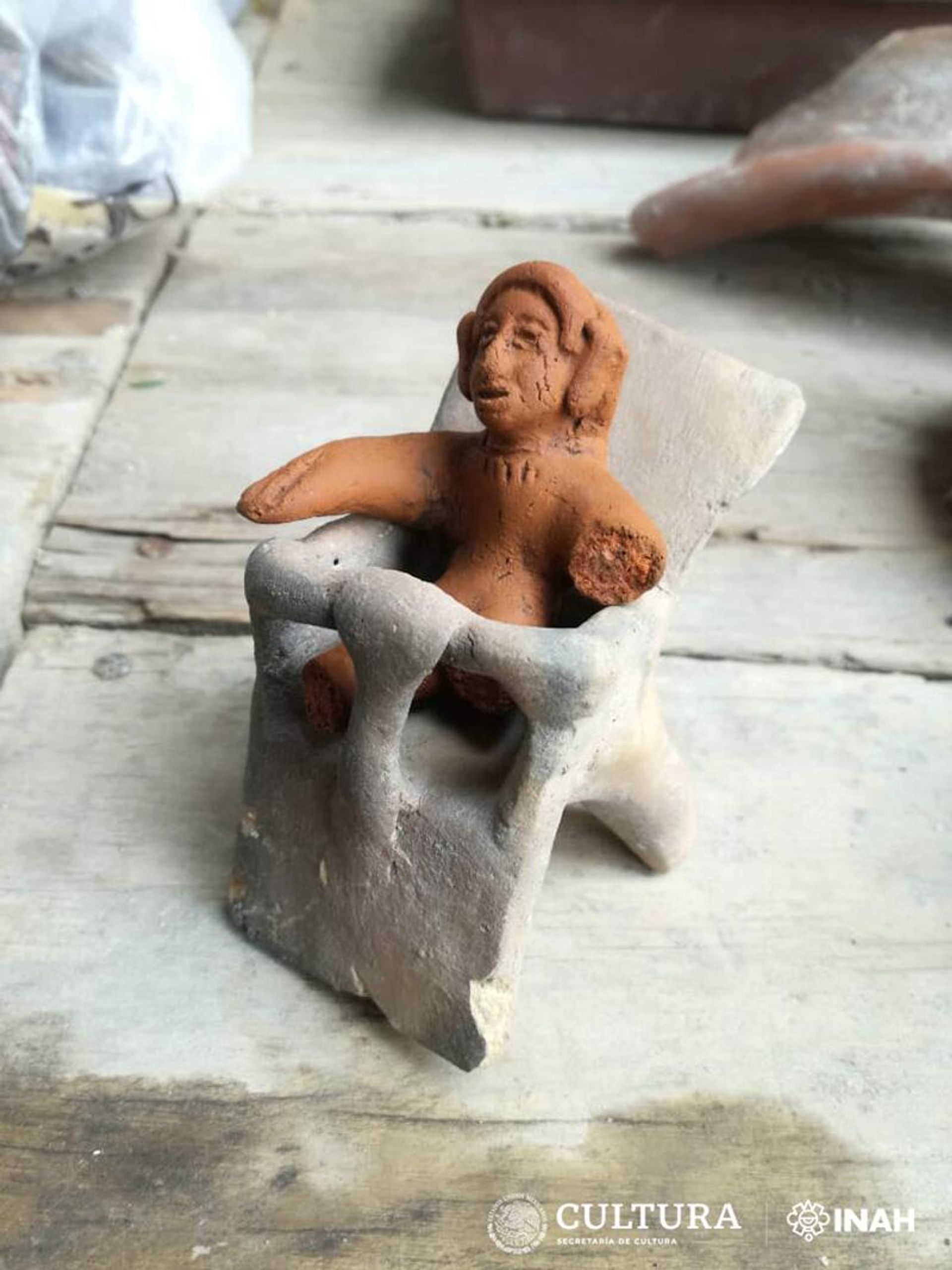 A small clay figurine found at a Teotihuacan archeological site by Mexico’s Ministry of Culture and a research team from the Directorate of Archaeological Salvage of the National Institute of Anthropology and History A small clay figurine found at a Teotihuacan archeological site by Mexico’s Ministry of Culture and a research team from the Directorate of Archaeological Salvage of the National Institute of Anthropology and History - Sputnik International, 1920, 08.08.2023