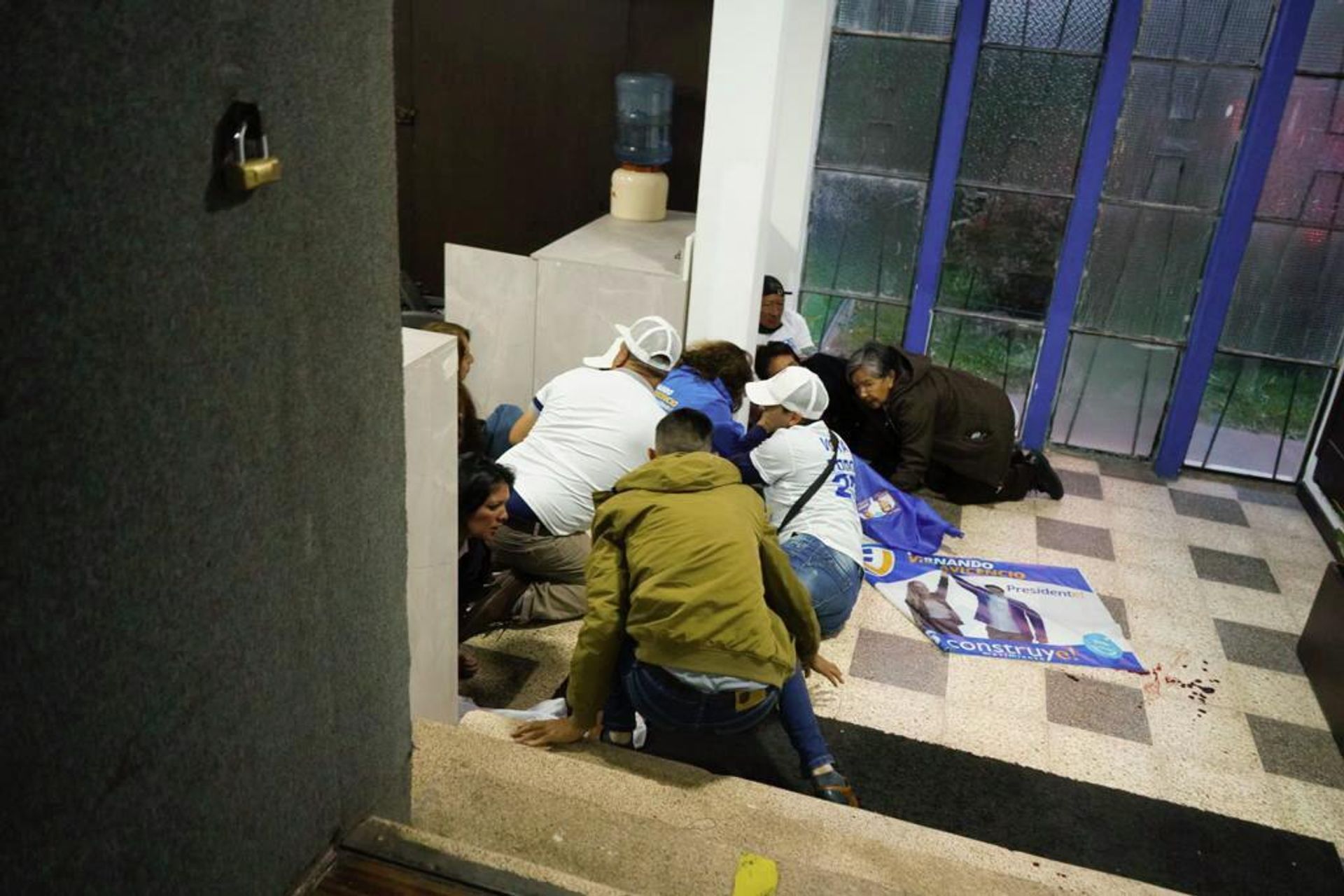 Supporters of presidential candidate Fernando Villavicencio take cover after he was shot and killed at the end of a campaign rally outside a school in Quito, Ecuador, Wednesday, Aug. 9, 2023. - Sputnik International, 1920, 10.08.2023