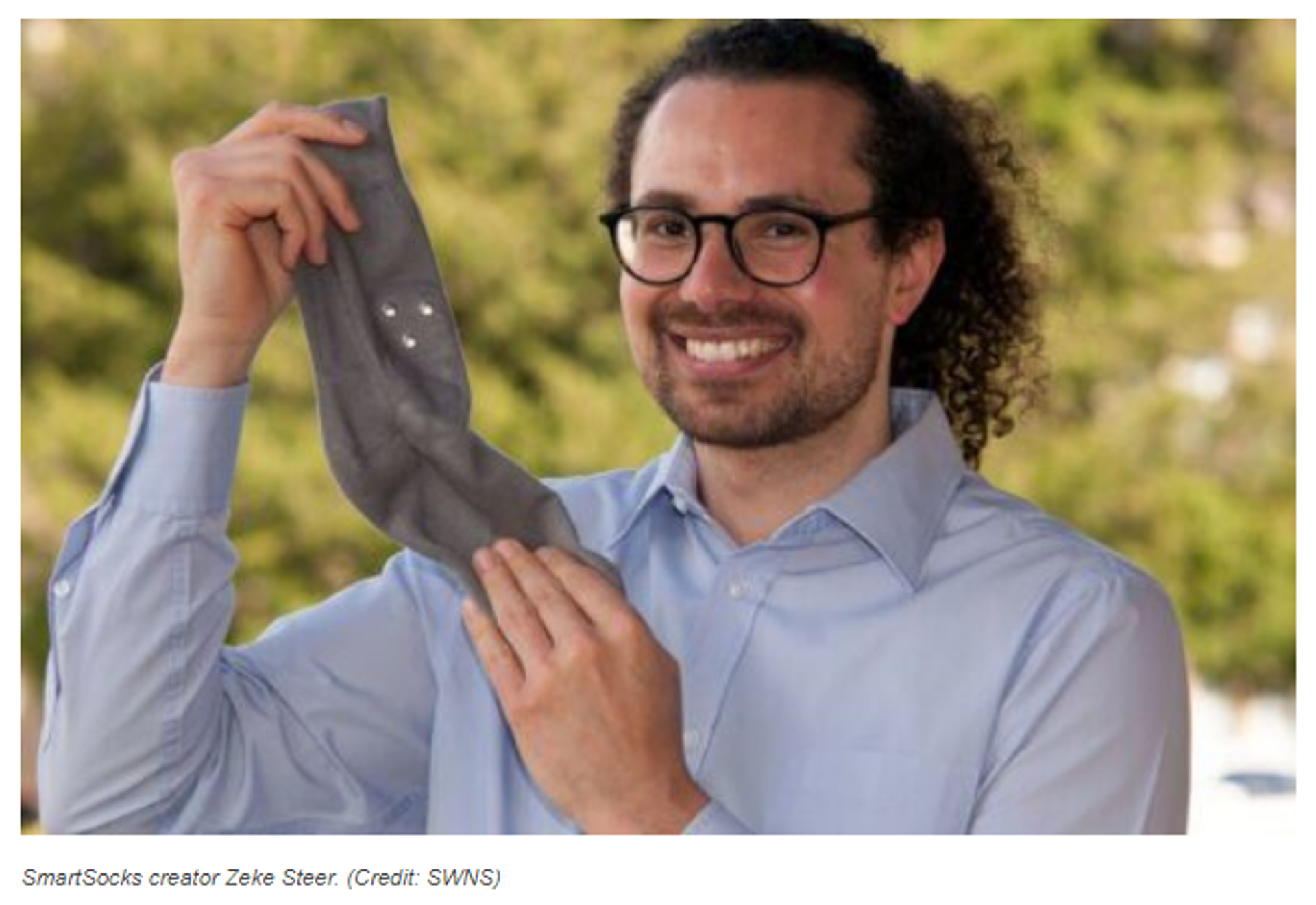 Screengrab showing SmartSocks creator Zeke Steer.  - Sputnik International, 1920, 11.08.2023