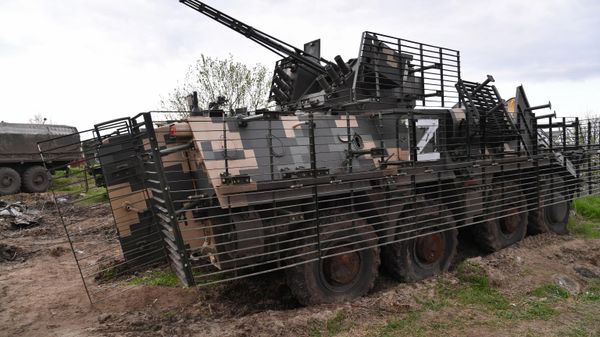 BTR 4E armored personnel carrier left by the Ukrainian Armed Forces in Kupyansk. - Sputnik International