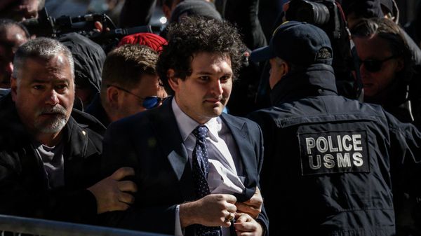 FTX founder Sam Bankman-Fried arrives at the US federal courthouse in New York on March 30, 2023 - Sputnik International