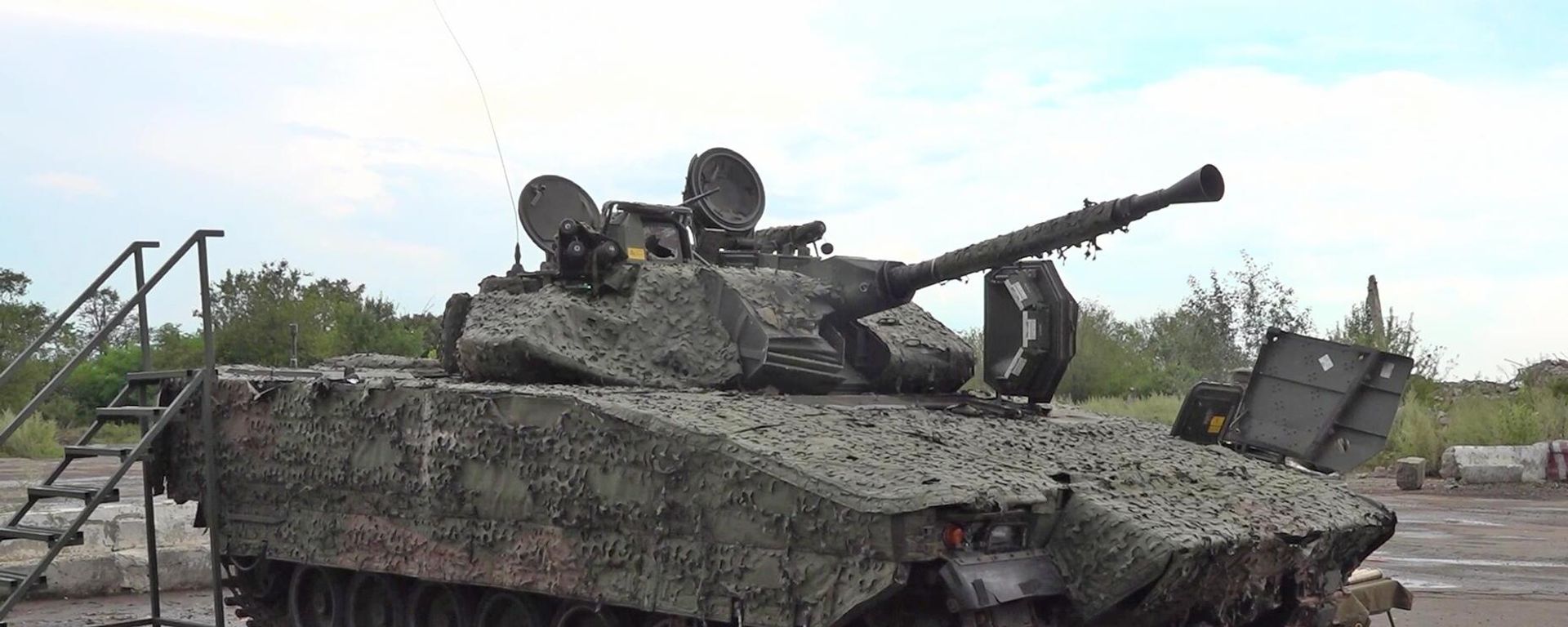 A damaged Swedish-made infantry fighting vehicle SV-90, abandoned by retreating Ukrainian troops. File photo - Sputnik International, 1920, 14.08.2023