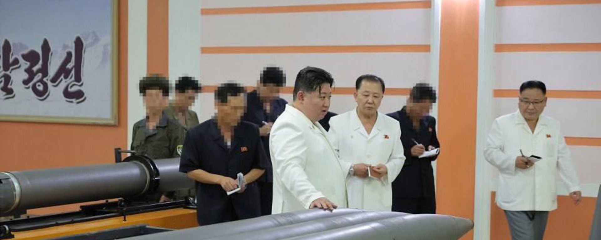 North Korean leader Kim Jong-un has inspected the work of military factories, including the production of tactical missiles and guided missiles for MLRS - Sputnik International, 1920, 14.08.2023