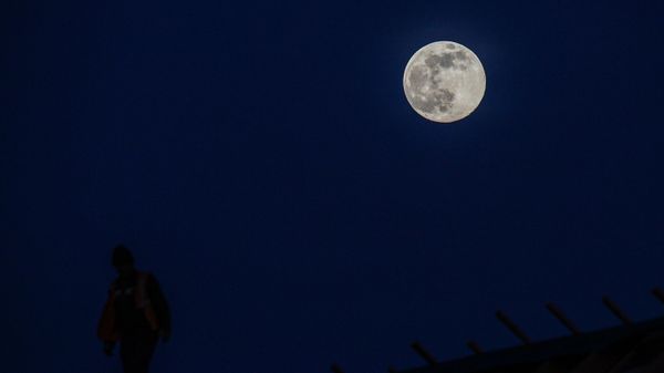 Supermoon seen over Moscow - Sputnik International
