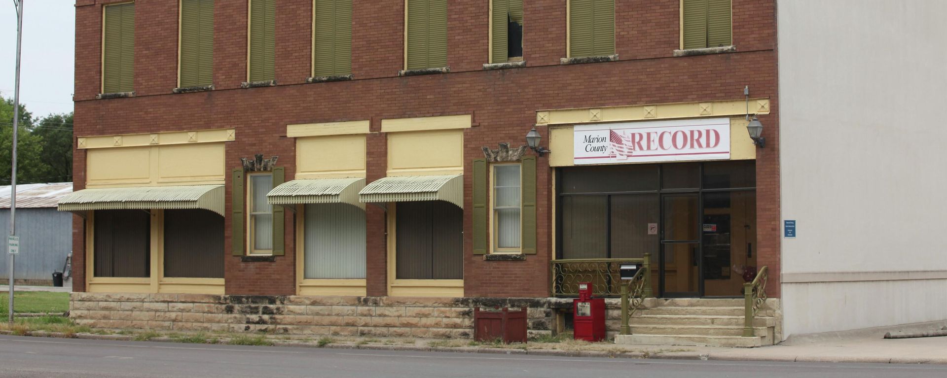 The offices of the Marion County Record sit across from the Marion County Courthouse in Marion, Kan., Sunday, Aug. 13 The offices of the Marion County Record sit across from the Marion County Courthouse in Marion, Kan., Sunday, Aug. 13 - Sputnik International, 1920, 15.08.2023