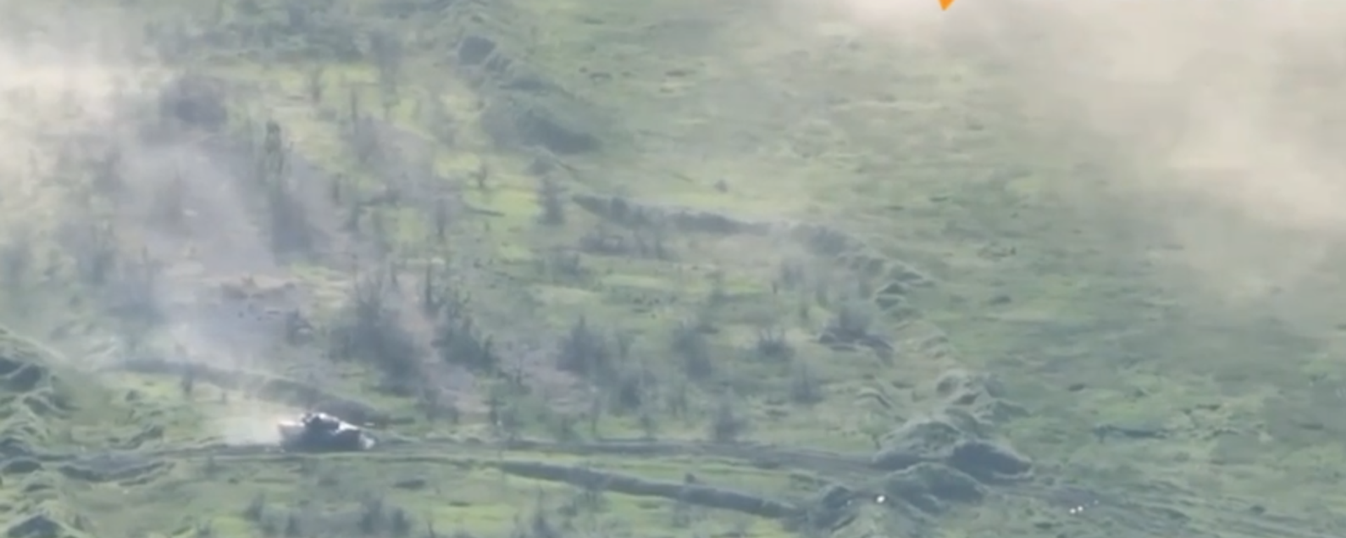 The Russian tank continued to hold its position and conduct fire at the enemy despite a direct hit from a grenade launcher and a mine explosion during the battle - Sputnik International, 1920, 15.08.2023