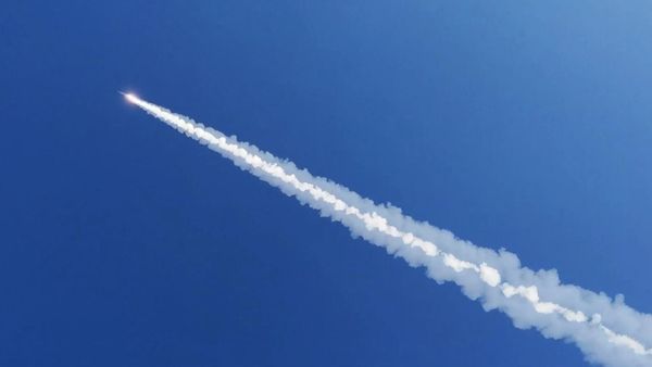 A projectile fired by the Iskander missile system at the military infrastructure of the Armed Forces of Ukraine.  - Sputnik International