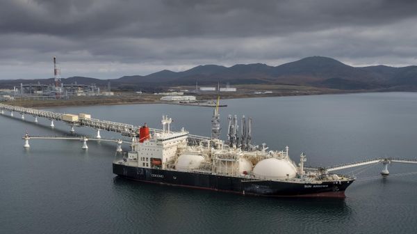 The tanker Sun Arrows loads its cargo of liquefied natural gas from the Sakhalin-2 project in the port of Prigorodnoye, Russia, on Friday, Oct. 29, 2021. - Sputnik International