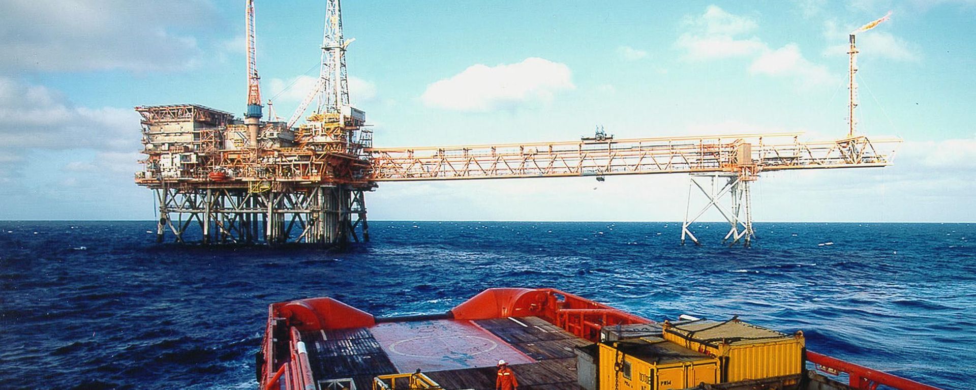 An undated handout photo shows Australian resources giant Woodside's Cossack Pioneer oil production facility in the North West Shelf (NWS) gas project, which produces a third of Australia's oil and half of its natural gas, off the northwest coast of Australia. Australian Treasurer Peter Costello said in Canberra, 23 April 2001, the government had blocked Royal Dutch Shell's 10 billion Australian dollar (five billion USD) takeover for Woodside Petroleum Ltd because it was against the national interest. An undated handout photo shows Australian resources giant Woodside's Cossack Pioneer oil production facility in the North West Shelf (NWS) gas project, which produces a third of Australia's oil and half of its natural gas, off the northwest coast of Australia. Australian Treasurer Peter Costello said in Canberra, 23 April 2001, the government had blocked Royal Dutch Shell's 10 billion Australian dollar (five billion USD) takeover for Woodside Petroleum Ltd because it was against the national interest. - Sputnik International, 1920, 16.08.2023