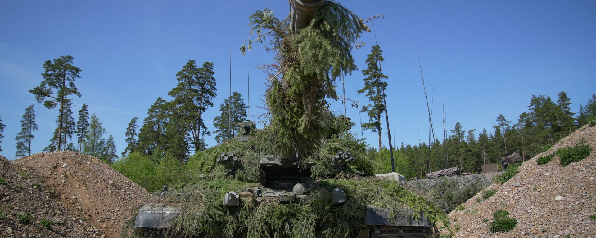 A Challenger 2 tank, this one belonging to the British army, seen during NATO drills in Estonia, May 2023. A Challenger 2 tank, this one belonging to the British army, seen during NATO drills in Estonia, May 2023. - Sputnik International, 1920, 07.09.2023