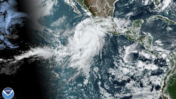 This satellite image taken at 10:50am EDT on Thursday, Aug. 17, 2023, and provided by the National Oceanic and Atmospheric Administration (NOAA) shows Hurricane Hilary off the Pacific coast of Mexico. - Sputnik International