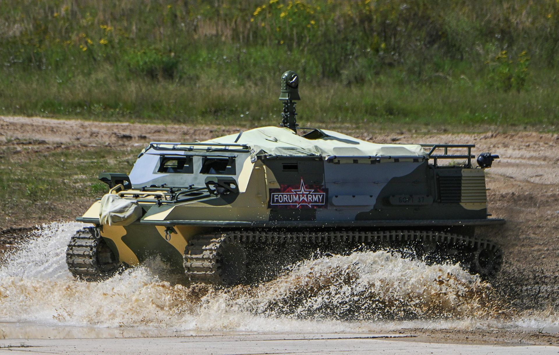 Light Multipurpose Tracked All-terrain Vehicle “Plastun” (“Crawler”) - Sputnik International, 1920, 18.08.2023