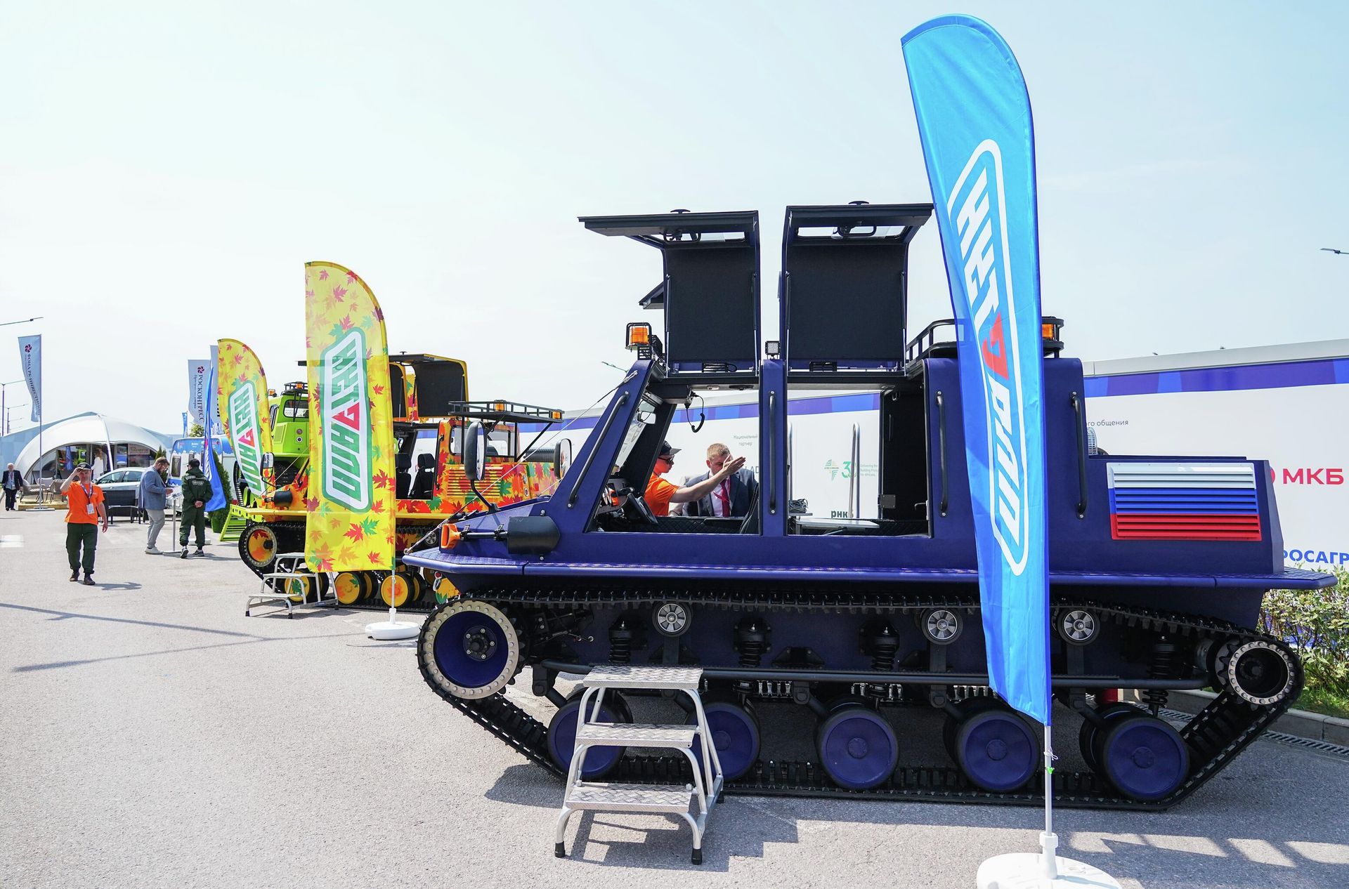 Plastun all-terrain vehicles at the Expoforum Exhibition and Convention Centre - Sputnik International, 1920, 18.08.2023