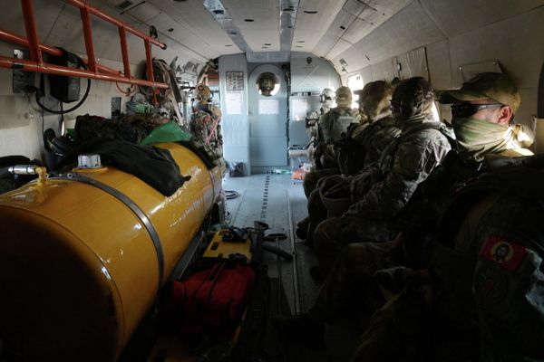 Rescue team members stay calm and keep their professional cool even in a given combat zone, for they know that lives depend on them.  - Sputnik International