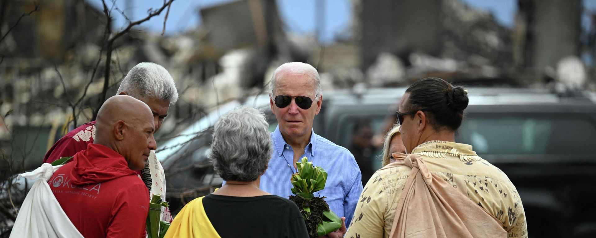 US President Joe Biden and First Lady Jill Biden participate in a blessing ceremony with the Lahaina elders at Moku'ula following wildfires in Lahaina, Hawaii on August 21, 2023. US President Joe Biden and First Lady Jill Biden participate in a blessing ceremony with the Lahaina elders at Moku'ula following wildfires in Lahaina, Hawaii on August 21, 2023. - Sputnik International, 1920, 22.08.2023