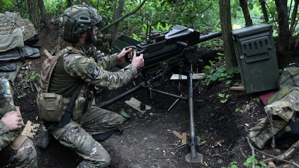 Ukrainian soldiers in a dugout. - Sputnik International
