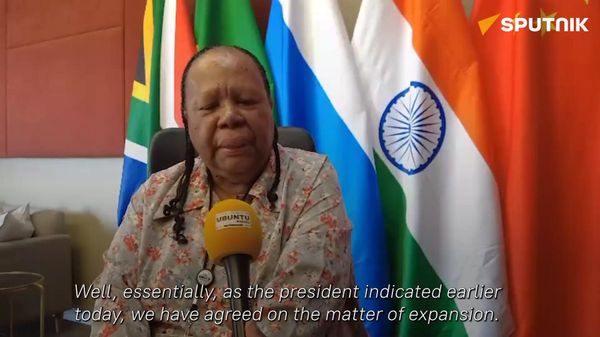 South African Foreign Minister Naledi Pandor speaks about the BRICS nations adopting key principles of the group's expansion. - Sputnik International