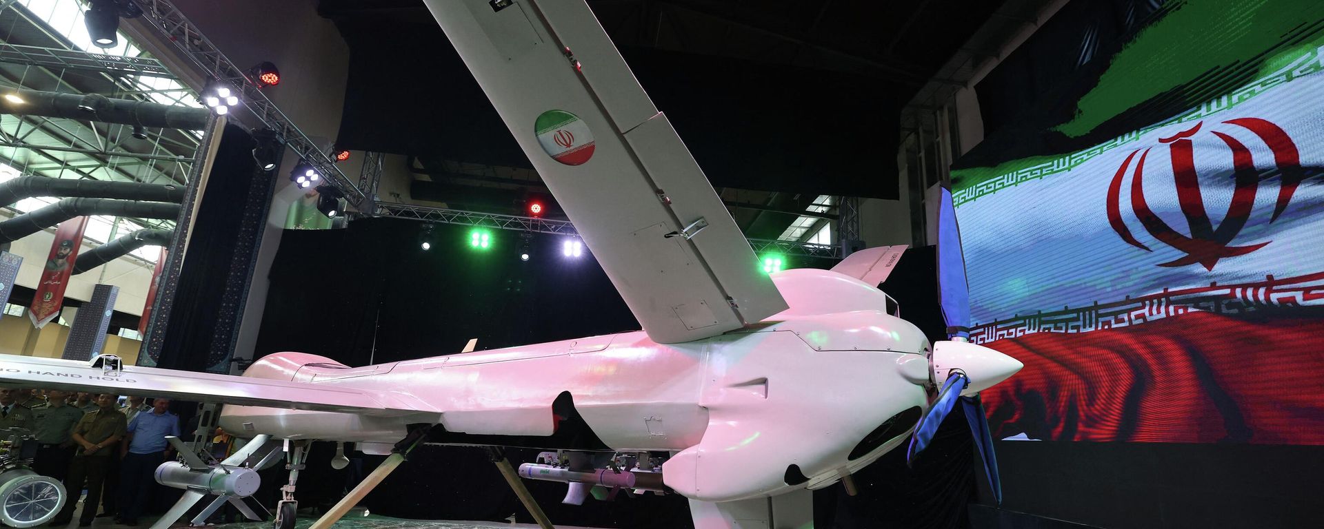 A picture shows the new Iranian drone Mohajer 10 during Iran's defence industry achievements exhibition. A picture shows the new Iranian drone Mohajer 10 during Iran's defence industry achievements exhibition. - Sputnik International, 1920, 18.09.2023