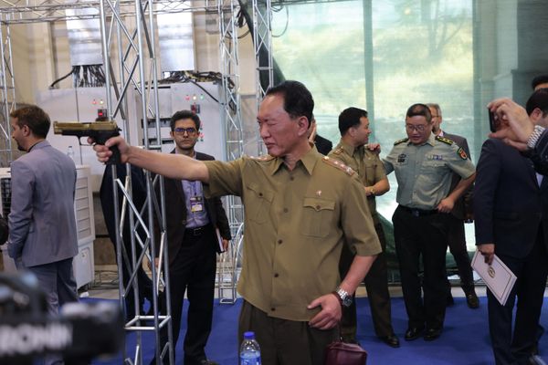 Foreign military advisors visit the exhibition of achievements. - Sputnik International