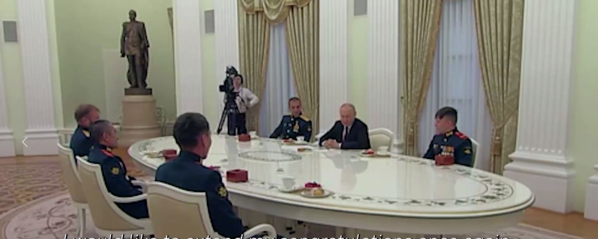 Putin met with the crew of the Alyosha tank in the Kremlin Putin met with the crew of the Alyosha tank in the Kremlin - Sputnik International, 1920, 24.08.2023
