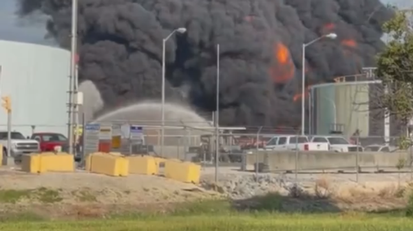 Marathon Petroleum Garyville Refinery on Fire, Louisiana, United States - Sputnik International