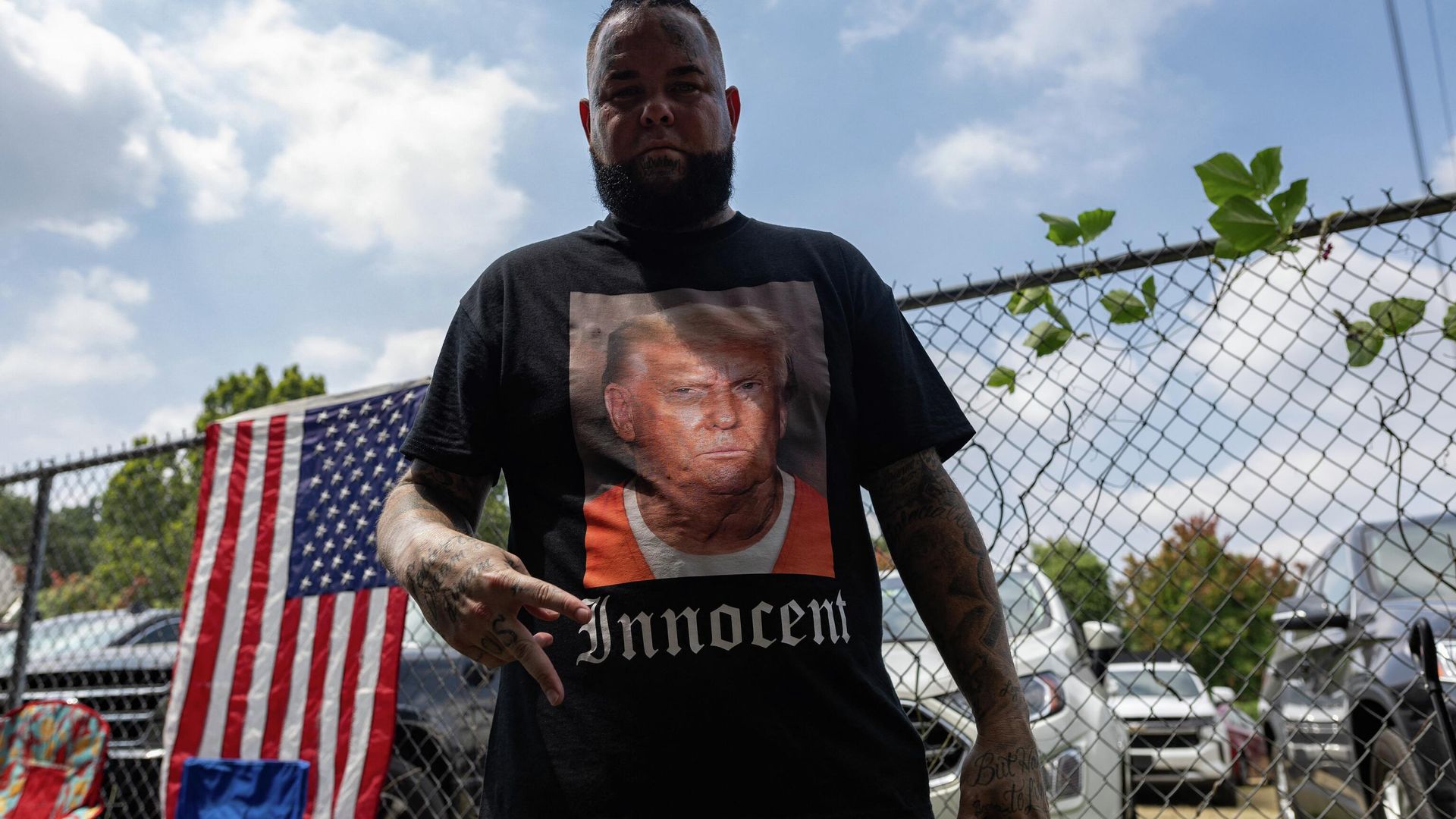A supporter of former President Donald Trump wears a shirt proclaiming his innocence while waiting for him to arrive outside the Fulton County Jail on August 24, 2023, in Atlanta, Georgia. A supporter of former President Donald Trump wears a shirt proclaiming his innocence while waiting for him to arrive outside the Fulton County Jail on August 24, 2023, in Atlanta, Georgia. - Sputnik International, 1920, 27.08.2023