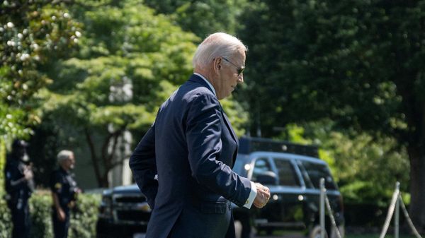US President Joe Biden walks to board Marine One on the South Lawn of the White House in Washington, DC, on August 17, 2023 - Sputnik International