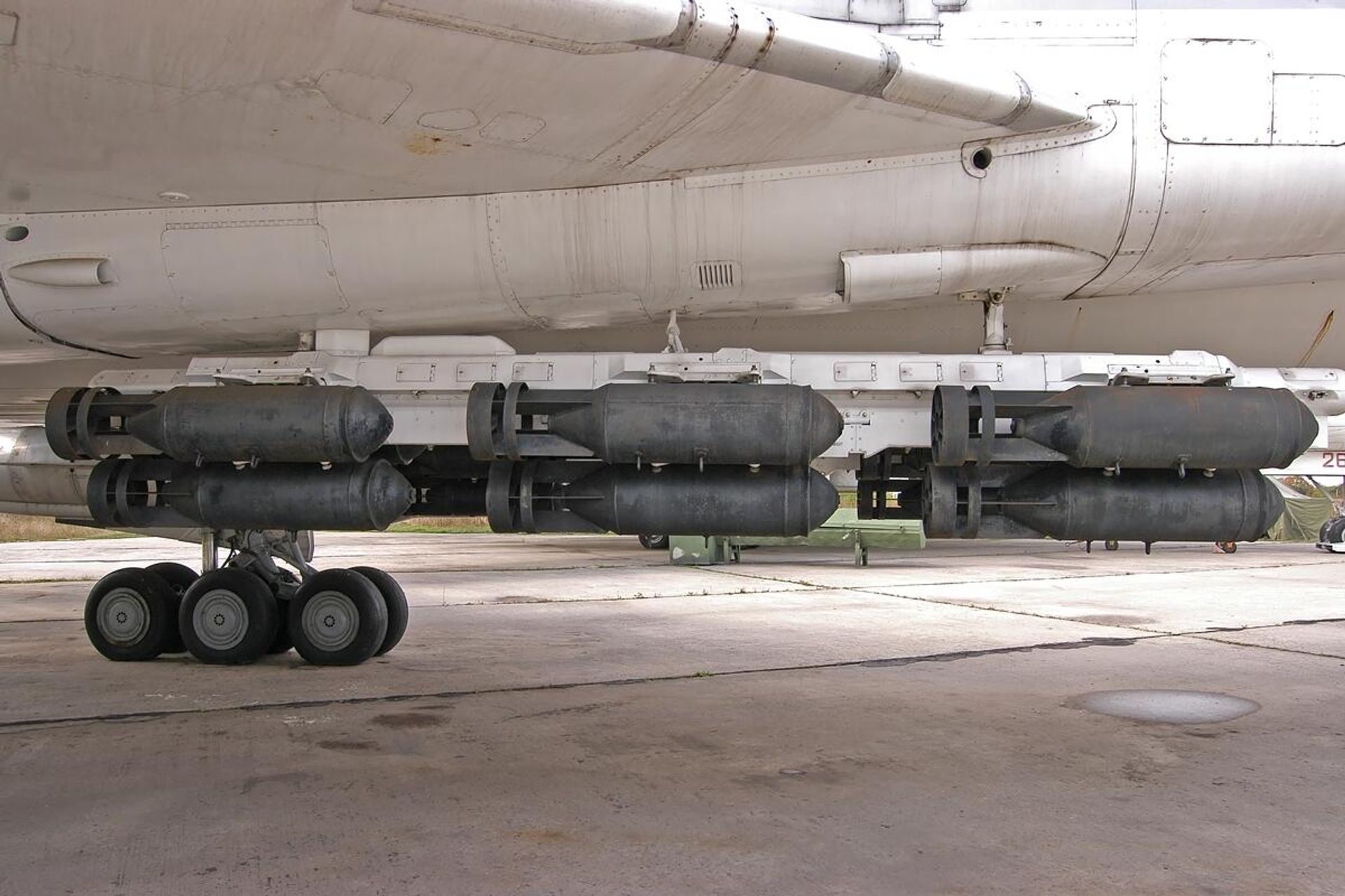 FAB-500 bombs fitted on a Tu-22M (NATO reporting name Backfire) bomber - Sputnik International, 1920, 28.08.2023