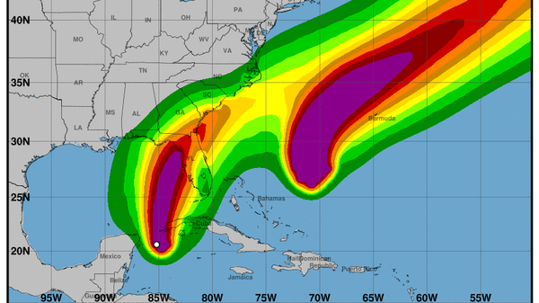 A map of areas likely to experience tropical-storm-force winds up to 5 days after August 28, 2023, showing Tropical Storm Idalia in the west and Hurricane Franklin in the east - Sputnik International
