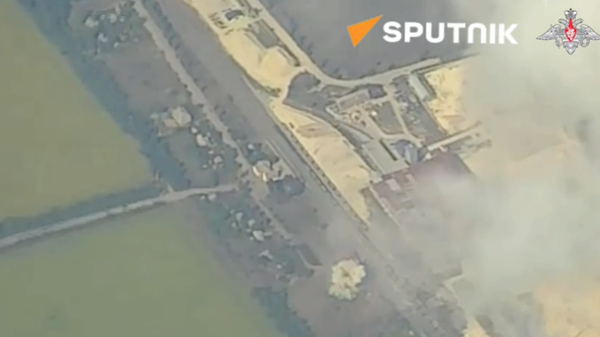 📹 Destruction of the military echelon of the Armed Forces of Ukraine in the DPR  - Sputnik International