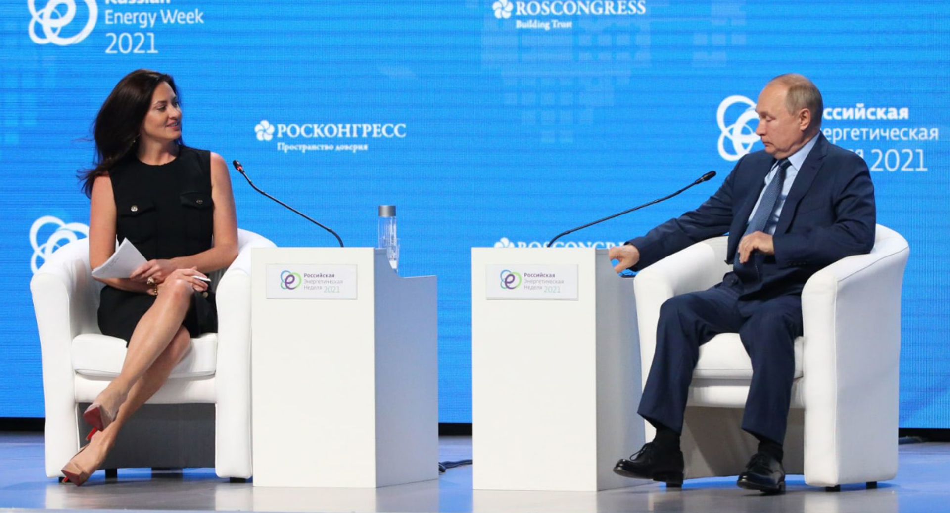 An X (formerly Twitter) screenshot of Russian President Vladimir Putin's interview with CNBC's Hadley Gamble in 2021. - Sputnik International, 1920, 29.08.2023