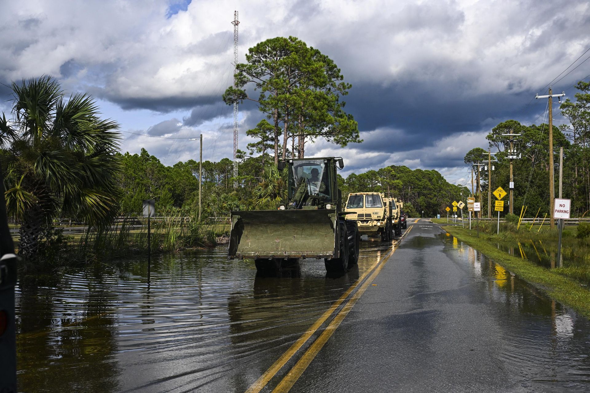 US National Guards are seen as they help clean up the city of Keaton Beach, Florida, on August 30, 2023 after Hurricane Idalia made landfall. Idalia slammed into northwest Florida as an extremely dangerous Category 3 storm early Wednesday, buffeting coastal communities with cascades of water as officials warned of catastrophic flooding in parts of the southern US state. US National Guards are seen as they help clean up the city of Keaton Beach, Florida, on August 30, 2023 after Hurricane Idalia made landfall. Idalia slammed into northwest Florida as an extremely dangerous Category 3 storm early Wednesday, buffeting coastal communities with cascades of water as officials warned of catastrophic flooding in parts of the southern US state. - Sputnik International, 1920, 02.09.2023
