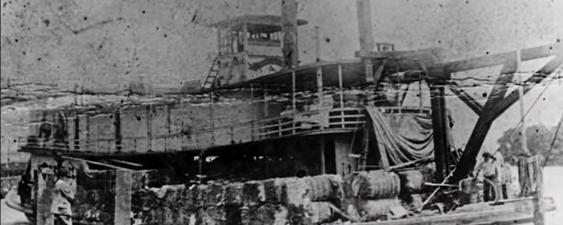 Drought leads to the discovery of a WWI wooden shipwreck in Texas. Drought leads to the discovery of a WWI wooden shipwreck in Texas. - Sputnik International, 1920, 31.08.2023