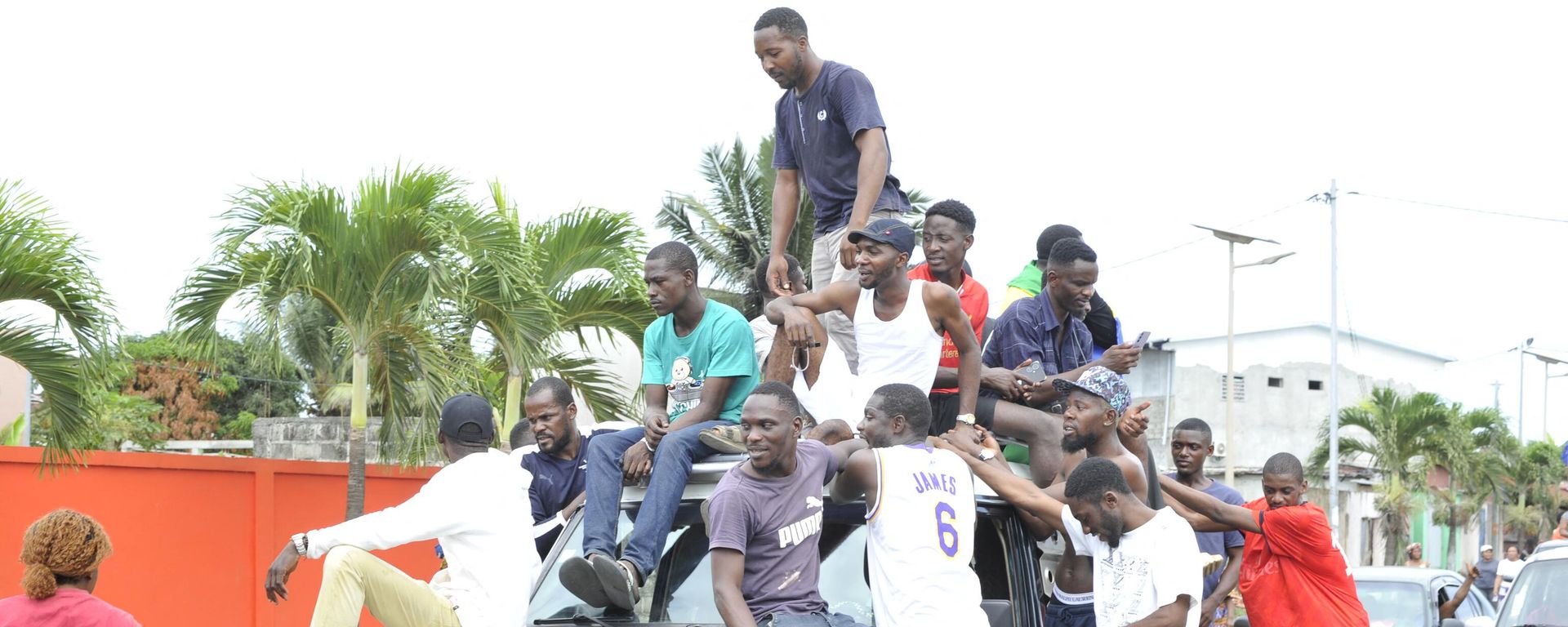 Residents driving in a vehicle in Libreville on August 30, 2023 - Sputnik International, 1920, 31.08.2023