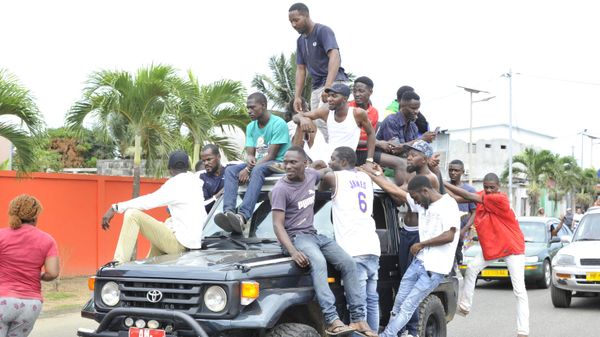 Residents driving in a vehicle in Libreville on August 30, 2023 - Sputnik International