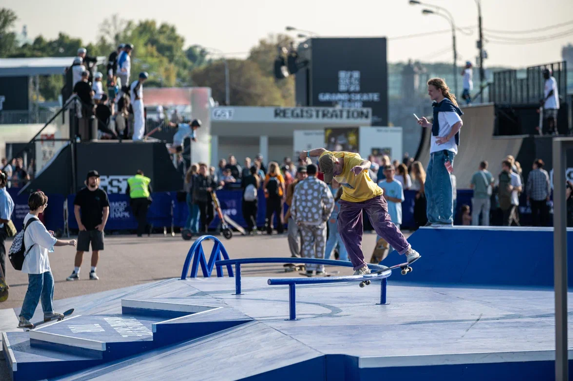 A participant of Grand Skate Tour 2023 festival performs at Gorky Park, Moscow, Russia - Sputnik International, 1920, 01.09.2023
