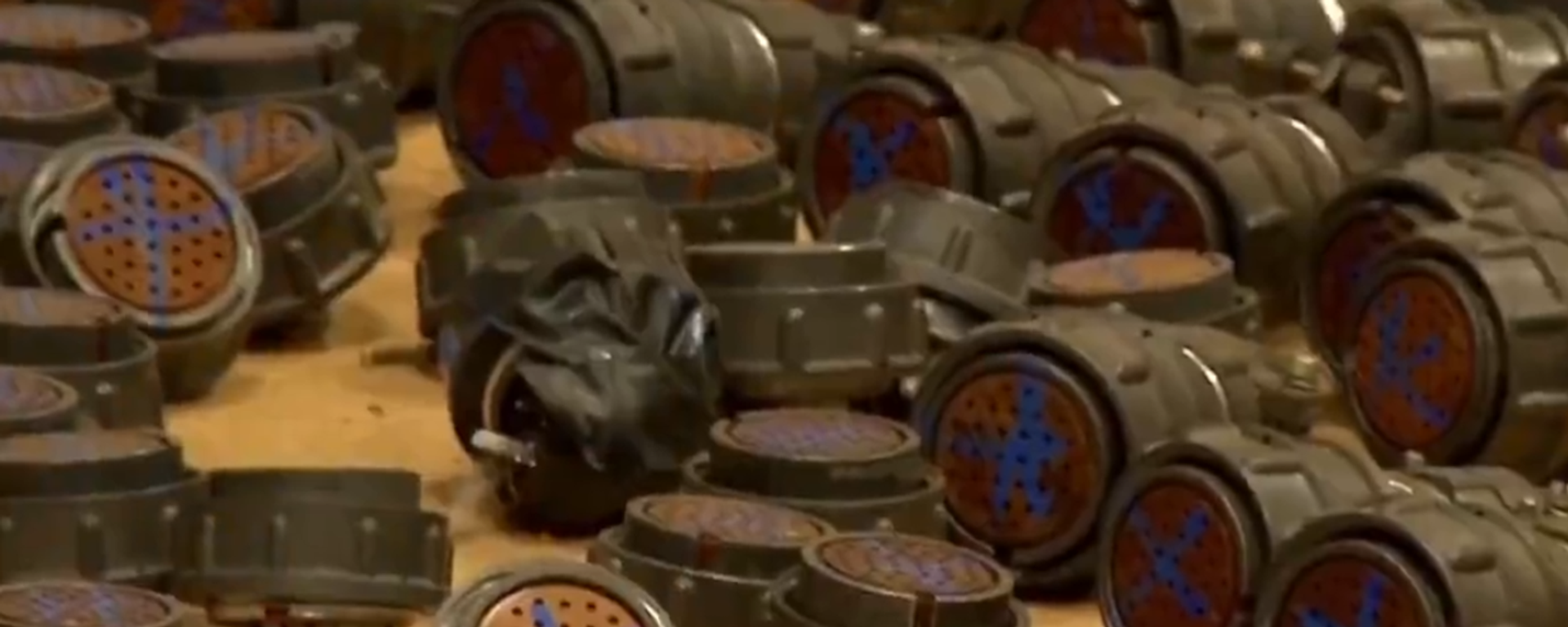 Screengrab from Iranian television news report on faulty connectors which Mossad alleged sought to use to sabotage Iranian defense hardware on a large-scale basis. Screengrab from Iranian television news report on faulty connectors which Mossad alleged sought to use to sabotage Iranian defense hardware on a large-scale basis. - Sputnik International, 1920, 01.09.2023