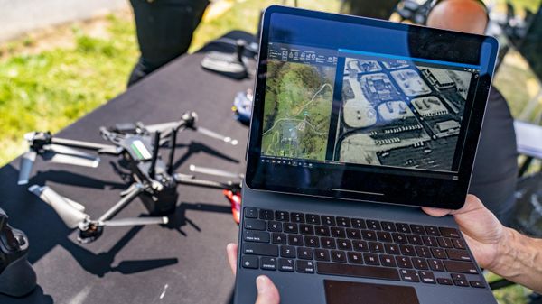 Secret Service agents display drone surveillance systems that they use during a counter-unmanned aircraft systems (C-UAS) demonstration at the Department of Homeland Security's St. Elizabeths Campus in Washington, Thursday, June 15, 2023. - Sputnik International