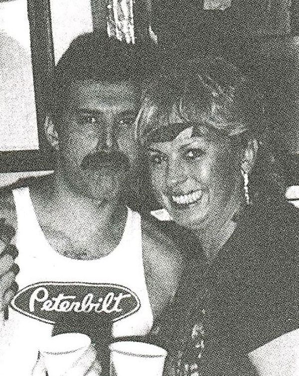 After the “Killer Queen” single written by Mercury in 1974, the band found itself in the limelight. The single reached number two on the British charts. The tune is about a rich and beautiful yet spoiled woman.Pictured in the photo above: Freddie Mercury and his friend, German actress Barbara Valentin.  - Sputnik International