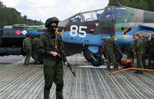 Belarusian aircraft undergoes technical maintainance. - Sputnik International