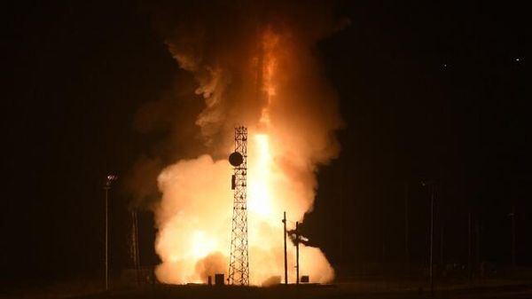 This photo provided by Vandenberg Air Force Base shows an unarmed Minuteman III intercontinental ballistic missile launching during an operational test on Wednesday, May 1, 2019. - Sputnik International