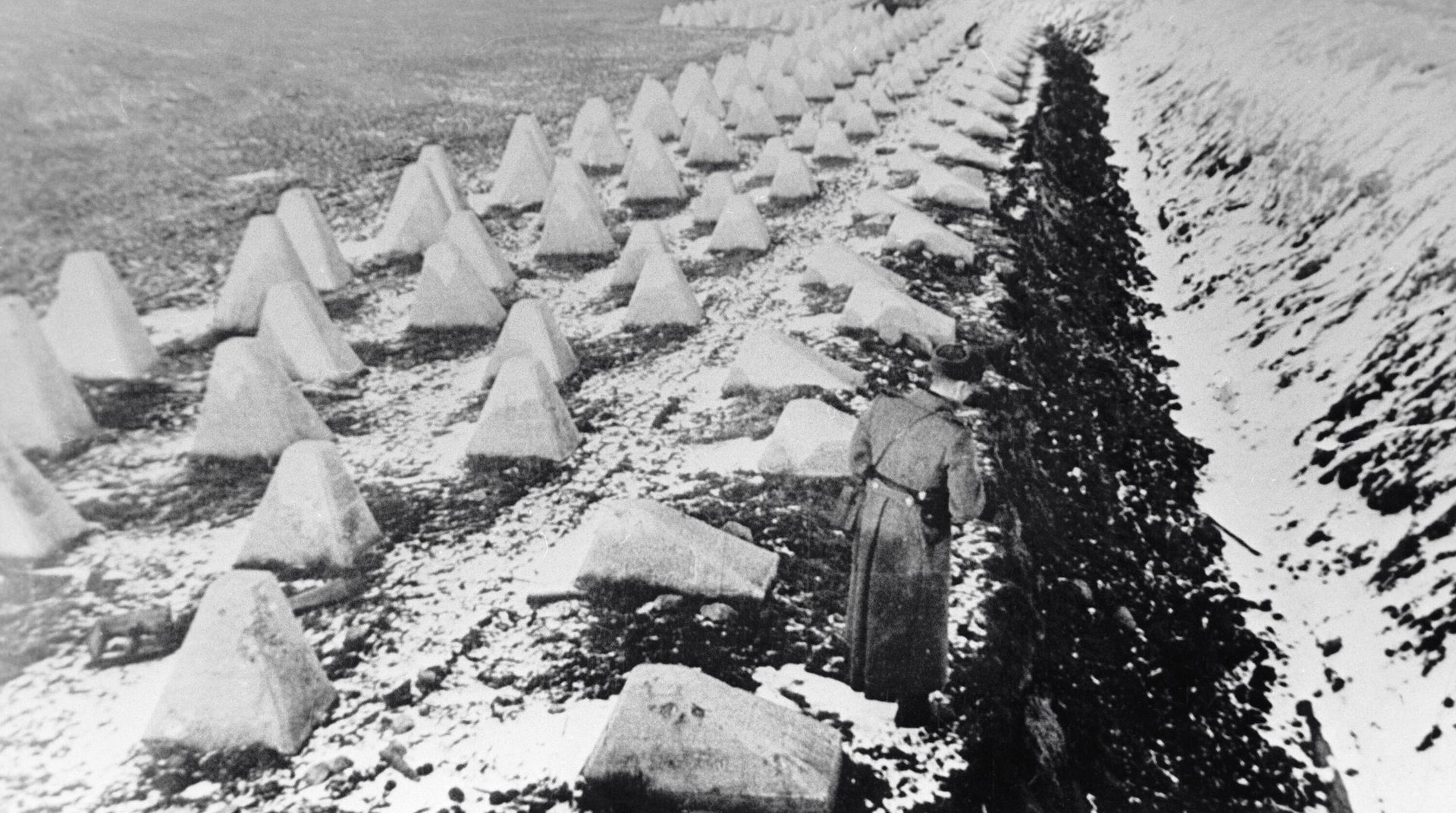Anti-tank dragon's teeth installed by the Germans during WW2. - Sputnik International, 1920, 06.09.2023