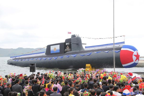 North Korea has launched a new "tactical nuclear attack submarine," capable of launching an underwater nuclear attack to strengthen Pyongyang's nuclear deterrence. - Sputnik International
