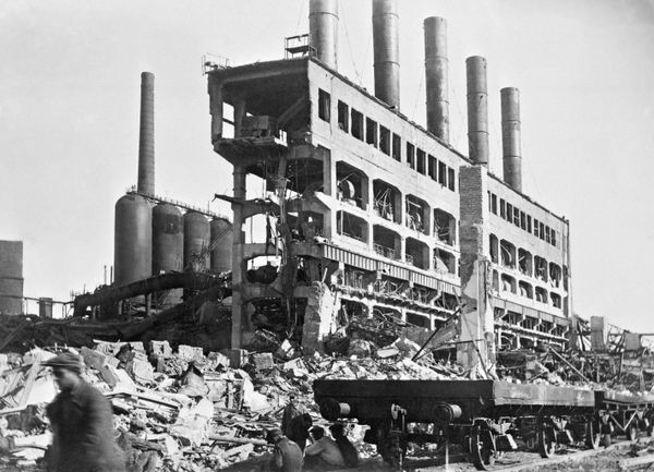 The Great Patriotic War of 1941-1945: the S. Ordzhonikidze Azovstal Iron and Steel Plant (now the Azovstal Iron and Steel Works) in Zhdanov (Mariupol). On September 7, 1943, the retreating Nazi German invaders blew up almost all units of the plant - blast furnaces and open-hearth furnaces and equipment. - Sputnik International