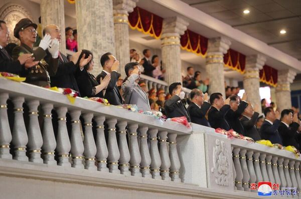 The 75th anniversary of the founding of the DPRK is celebrated with a grand parade in Pyongyang. - Sputnik International