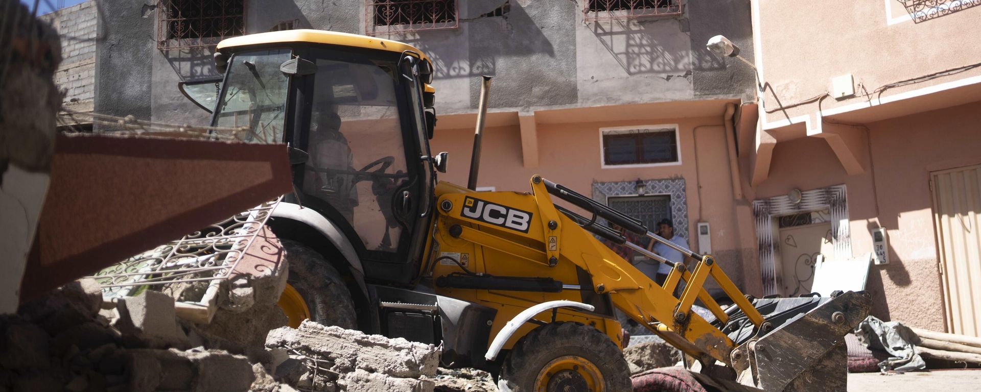 A tractor takes part in a rescue operation after an earthquake, in Moulay Ibrahim village, near Marrakech, Morocco A tractor takes part in a rescue operation after an earthquake, in Moulay Ibrahim village, near Marrakech, Morocco - Sputnik International, 1920, 09.09.2023
