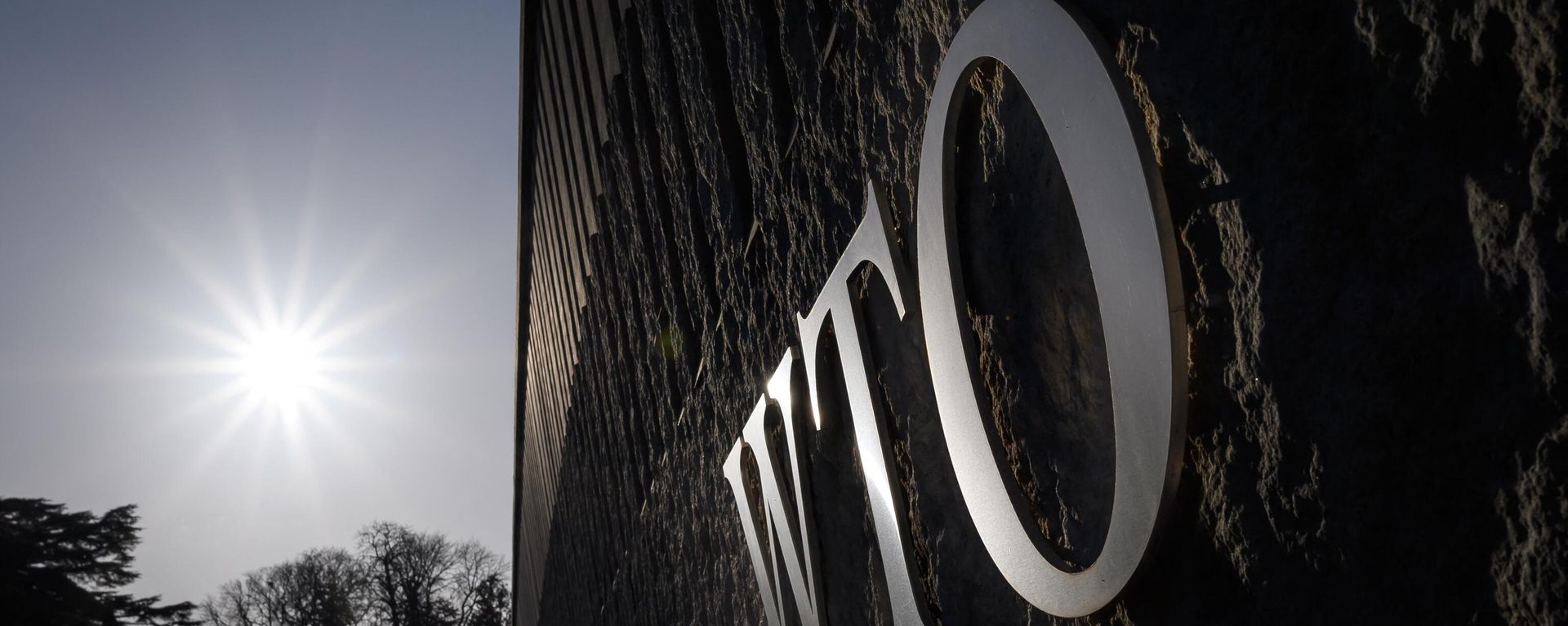 A sign of the World Trade Organization (WTO) is seen at the trade intergovernmental organization headquarters in Geneva on December 10, 2019. A sign of the World Trade Organization (WTO) is seen at the trade intergovernmental organization headquarters in Geneva on December 10, 2019. - Sputnik International, 1920, 10.09.2023